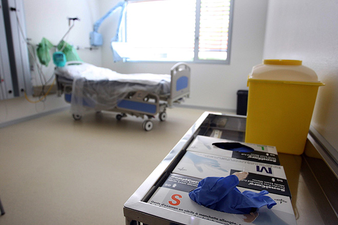 Habitación habilitada en el Hospital Río Hortega de Valladolid para posibles casos de ébola (Rubén Cacho/Ical)