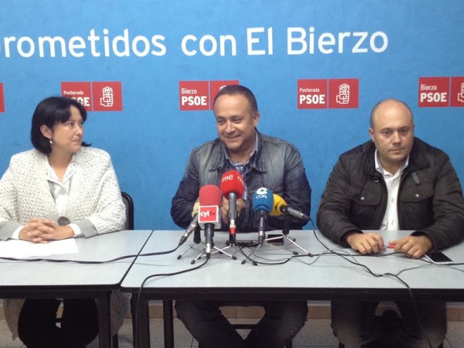 Ángela Marqués, Gerardo Álvarez Courel y Javier Campos 