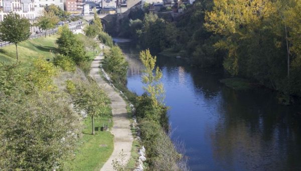 paseo el río sil