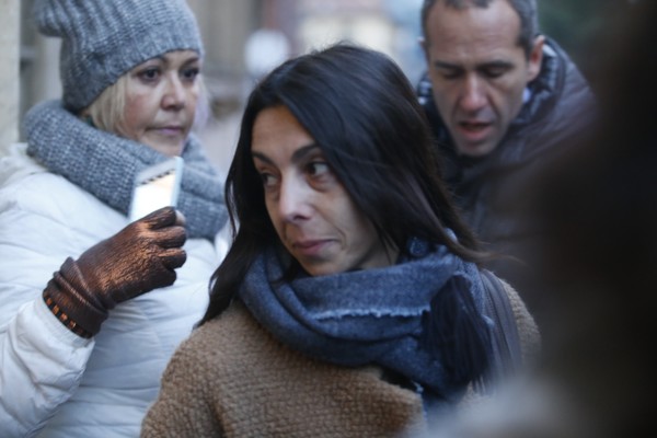 En la imagen, Raquel Gago accede por la puerta principal a la Audiencia. (Foto: Campillo)