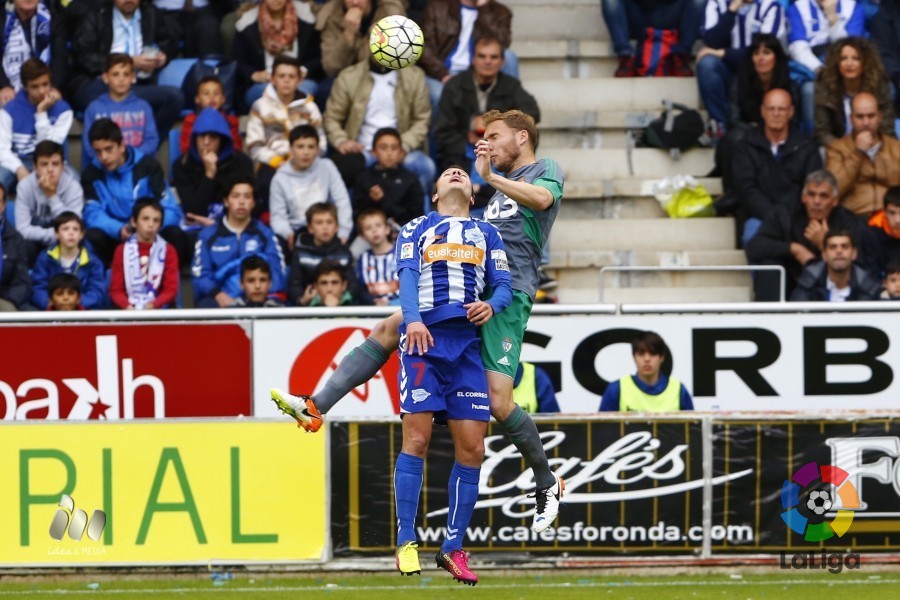 Seoane fue titular en el lateral derecho de la Deportiva (LFP)