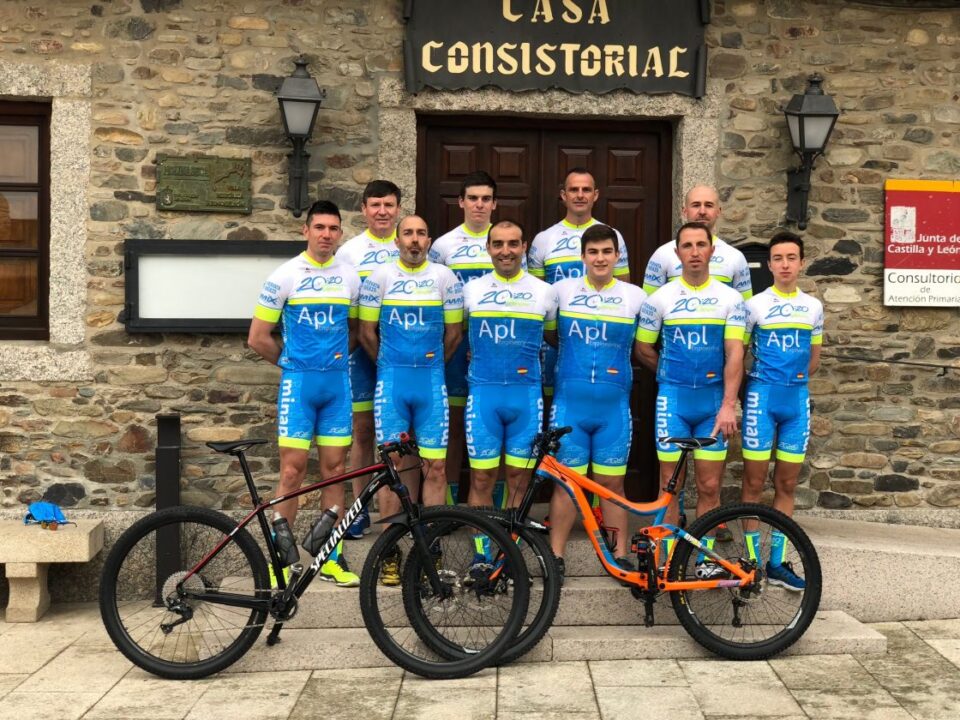 Nace un nuevo club ciclista en Molinaseca, el Team Cubiertas San Clemente  20:20