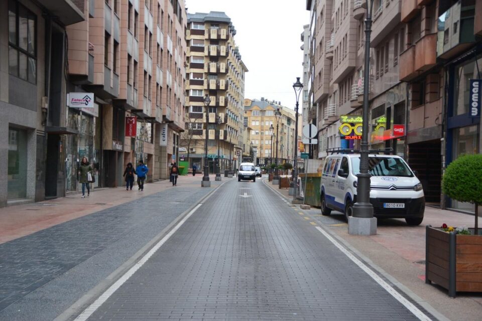 Calle Camino de Santiago, una de las más comerciales de la ciudad