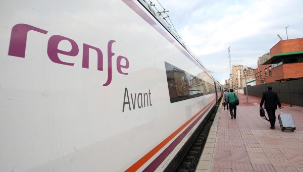 Imagen de un tren Avant de Renfe / Ical