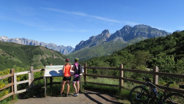 Picos de Europa desde el mirador de Pandetrave