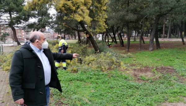 Empiezan las obras en las áreas para perros en Ponferrada