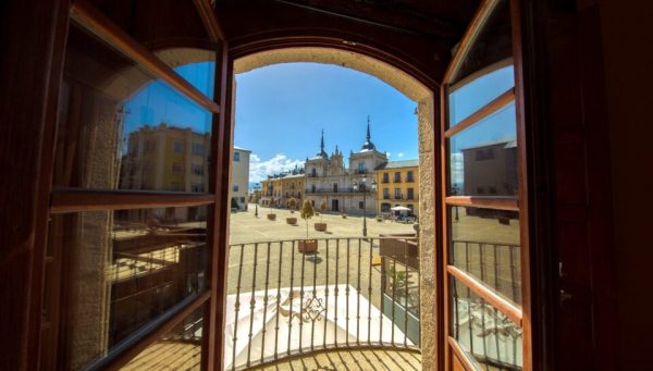 Vistas desde el Hotel Aroi de Ponferrada / Hoteles Aroi