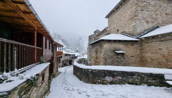 Peñalba de Santiago bajo la nieve / La Cantina de Peñlaba