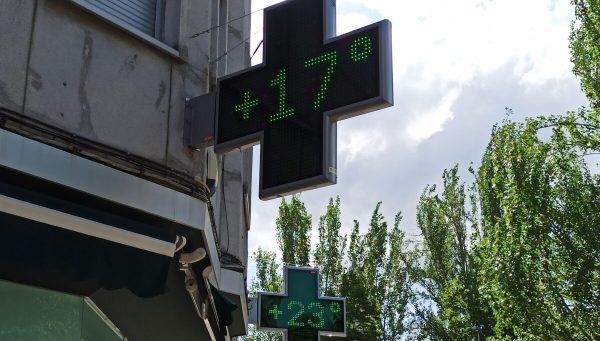 Diferentes temperaturas en una mañana con sol y nubes en Ponferrada