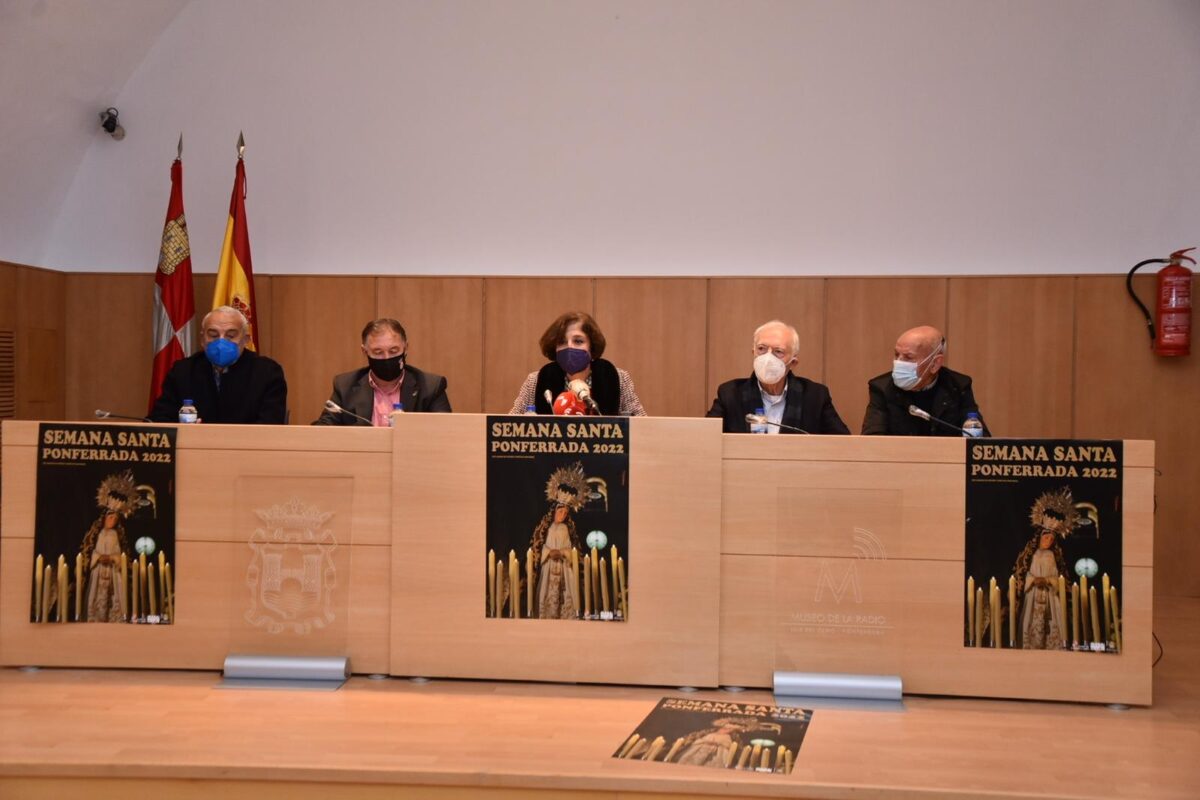 Presentación del cartel de la Semana Santa de Ponferrada 2022. / QUINITO