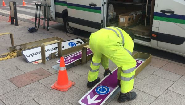 Inicio de los trabajos de renovación de la señalización turística de Ponferrada