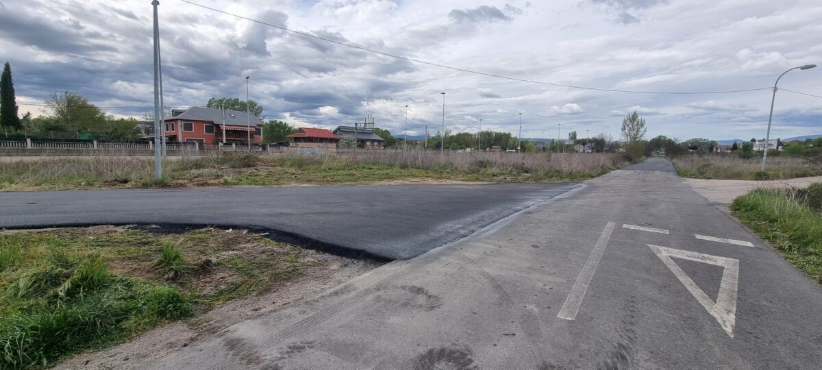 Asfaltado en San Andrés de Montejos