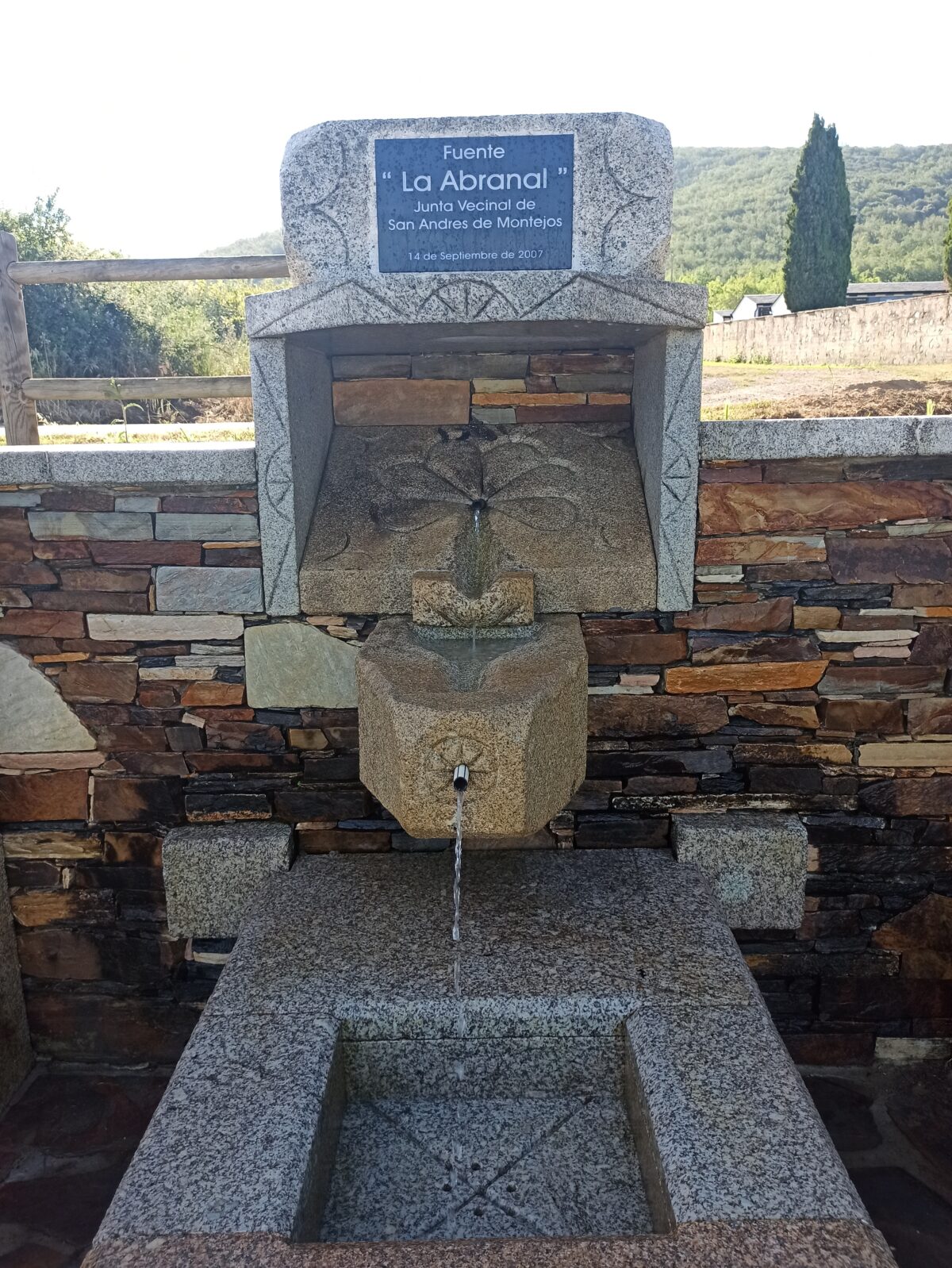 Fuente La Abranal San Andrés de Montejos