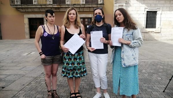 Portavoces de la asociación Feministas Bercianas