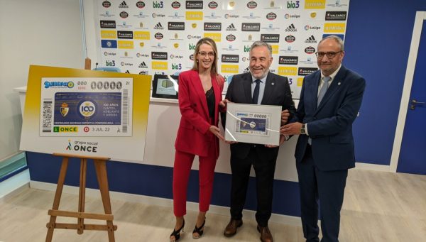 Presentación del cupón de la Once con la imagen del Centenario de la Ponferradina