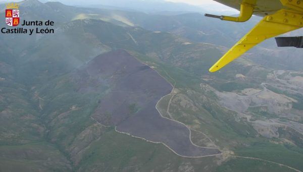 Incendio forestal en Igüeña