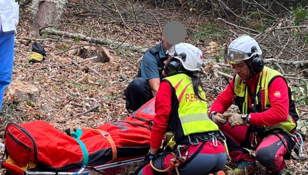 Rescate de un hombre herido en Corullón