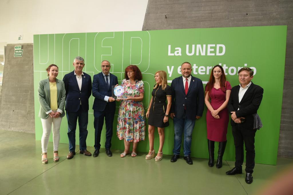 La Uned Ponferrada recibió el reconocimiento 'Amigable con el alzheimer"