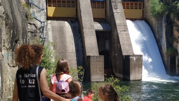 Visita a la Fuente del Azufre con el Museo de la Energía