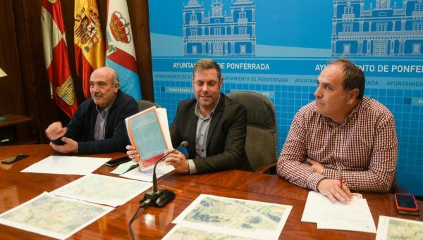 Jesús López, Iván Alonso y Roberto Prieto presentaron el plan de saneamiento para Campo y Columbrianos