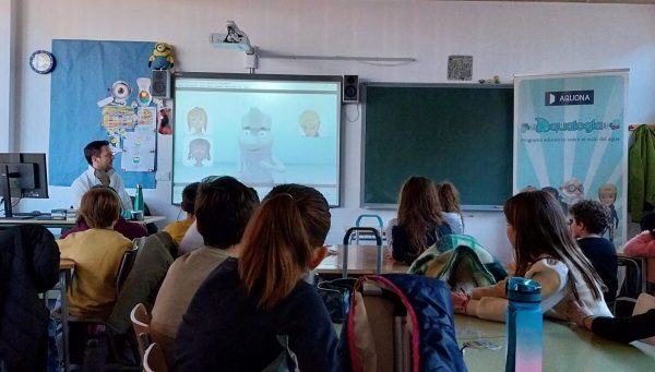 Alumnos de Primaria participan en el programa Aqualogía de Aquona