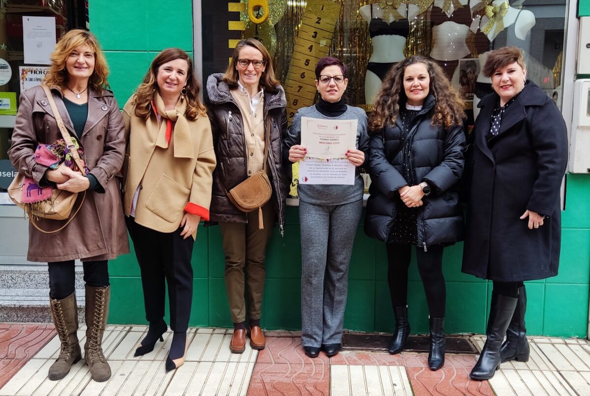 La mercería Chus fue la ganadora del concurso de escaparates navideños Villa de Bembibre