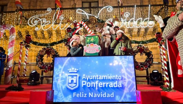 Encendido de luces de Navidad de Ponferrada. / Quinito