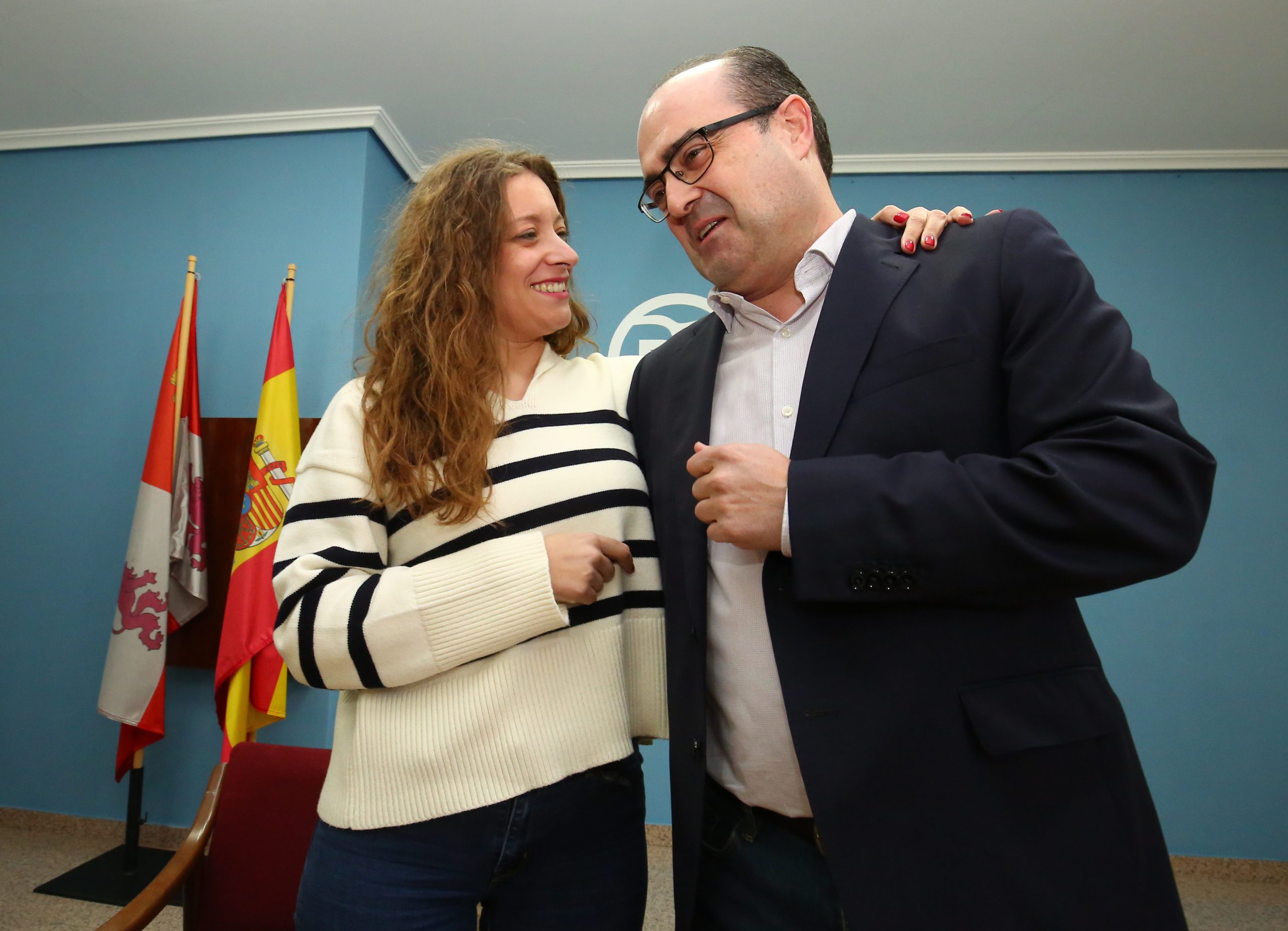 La presidenta del PP de León, Ester Muñoz, junto al candidato a la alcaldía de Ponferrada, Marco Morala