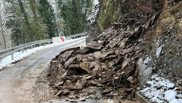 Desprendimientos en la carretera a Peñalba