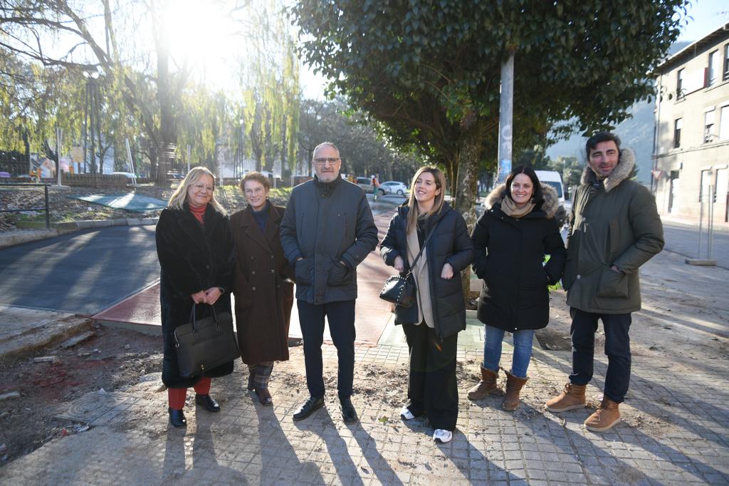 Olegario Ramón visitó las obras de la plaza del Diamante