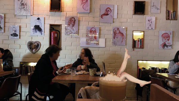 Exposición 'Woman', de Emma Remis, en el bar Cinco Sentidos.