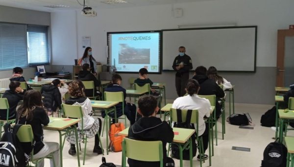 Taller No te quemes en el IES Álvaro Yáñez. / Universidad de León