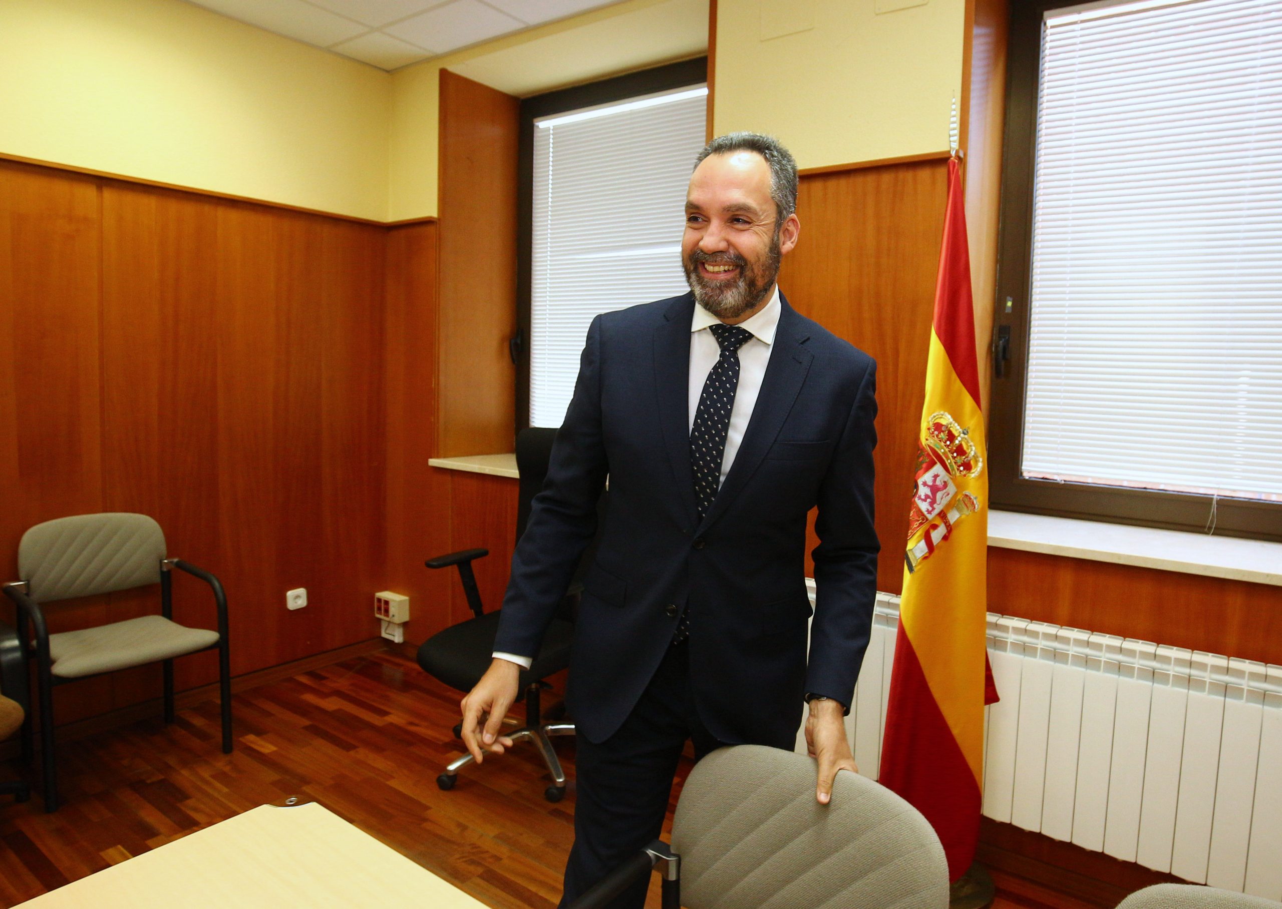 El juez decano de Ponferrada, Óscar Hernáiz, durante la presentación de la memoria anual 2022 de los Juzgados de la capital berciana