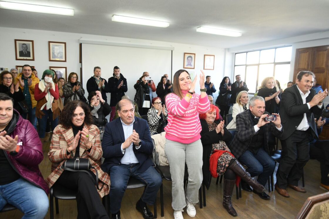 Nuria Rubio, durante el pleno de investidura de Irene González como alcaldesa de Cacabelos