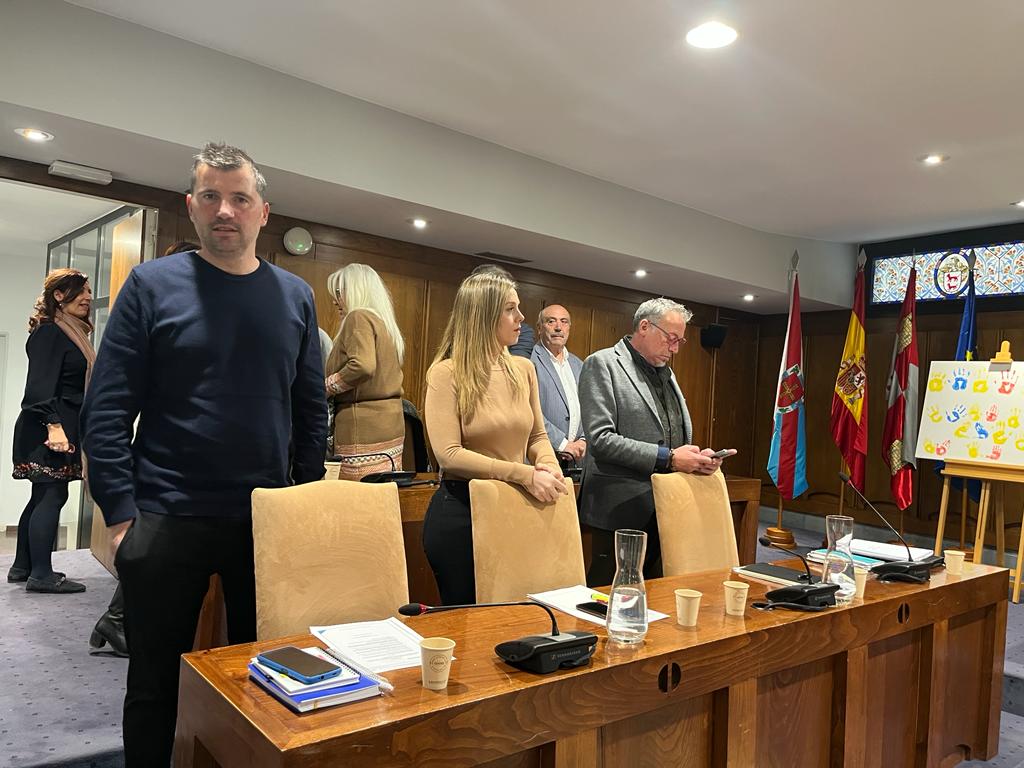 Pleno ordinario en el Ayuntamiento de Ponferrada. / EBD