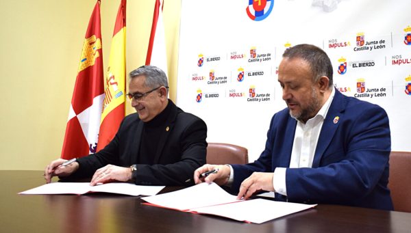 Firma del convenio. / Consejo Comarcal del Bierzo