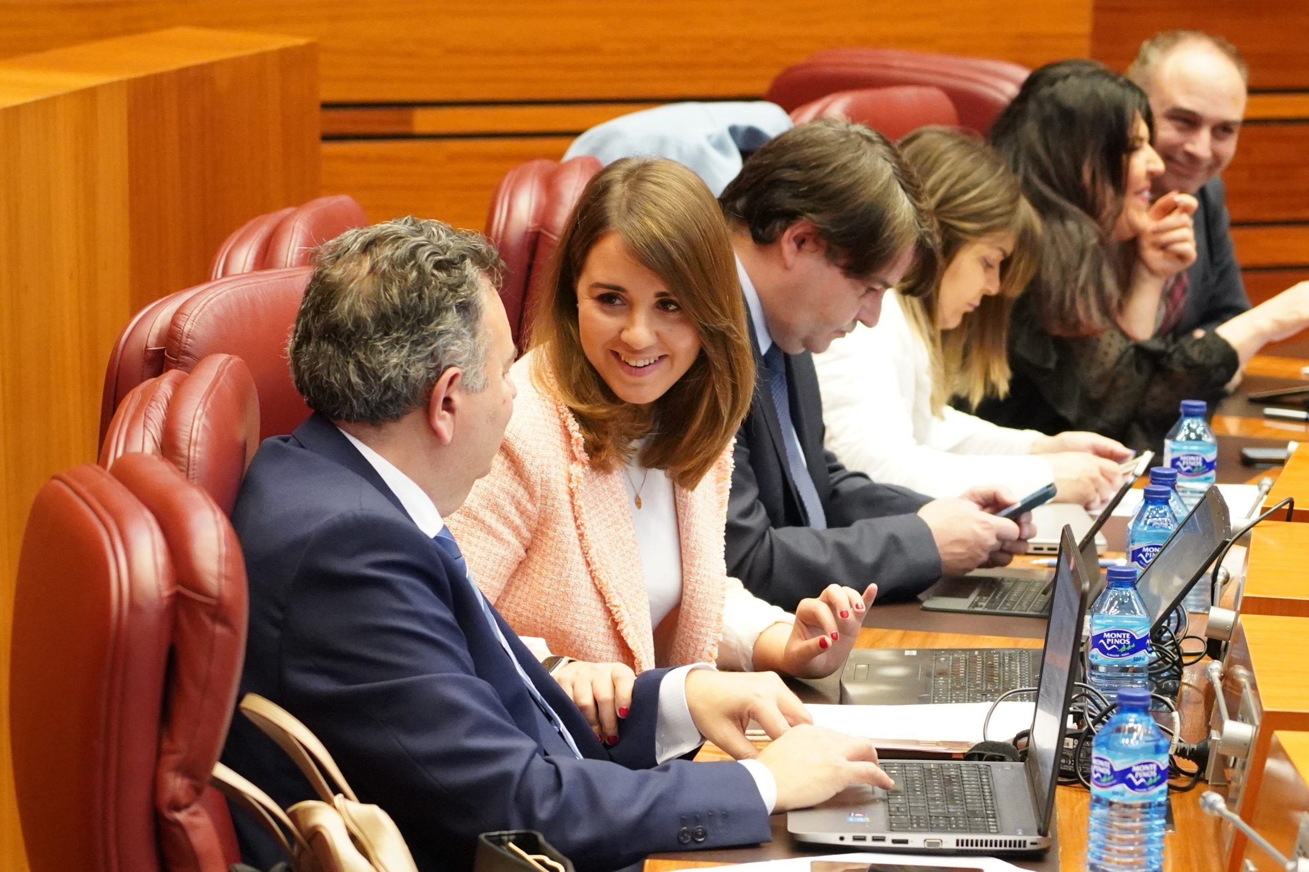 La procuradora del PP, Noemí Rojo, durante el pleno de las Cortes