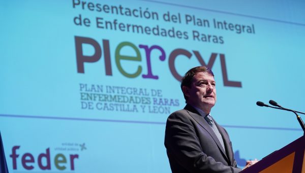 El presidente de la Junta de Castilla y León, Alfonso Fernández Mañueco, preside un acto institucional de presentación del Plan Integral de Enfermedades Raras (PIERCYL).