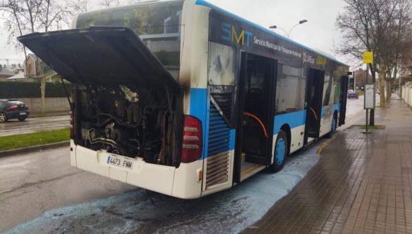 Autobús incendiado en Ponferrada