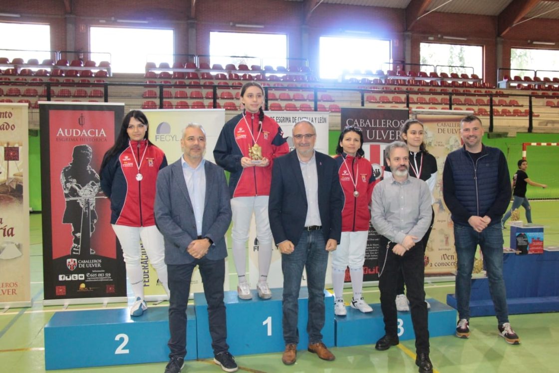 Entrega de premios de la jornada de esgrima que se llevó a cabo en Ponferrada