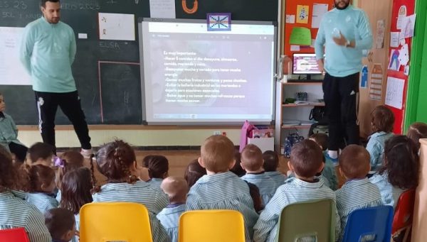 Charla sobre baloncesto en el colegio La Asunción