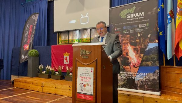 El presidente de la Diputación de León, Eduardo Morán, presenta en A Coruña el reconocimiento de la provincia como Patrimonio Agrícola Mundial