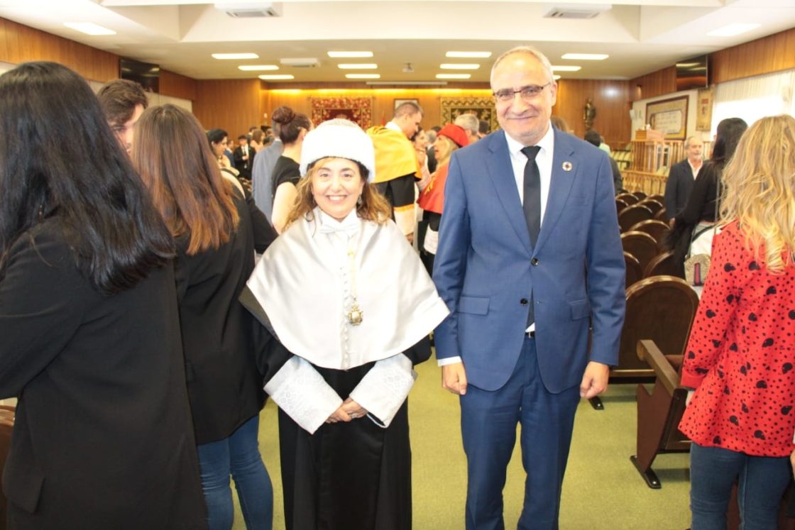 La vicerrectora del Campus de Ponferrada, Pilar Marqués, y el alcalde, Olegario Ramón, en la celebración de San Isidoro en la ULE