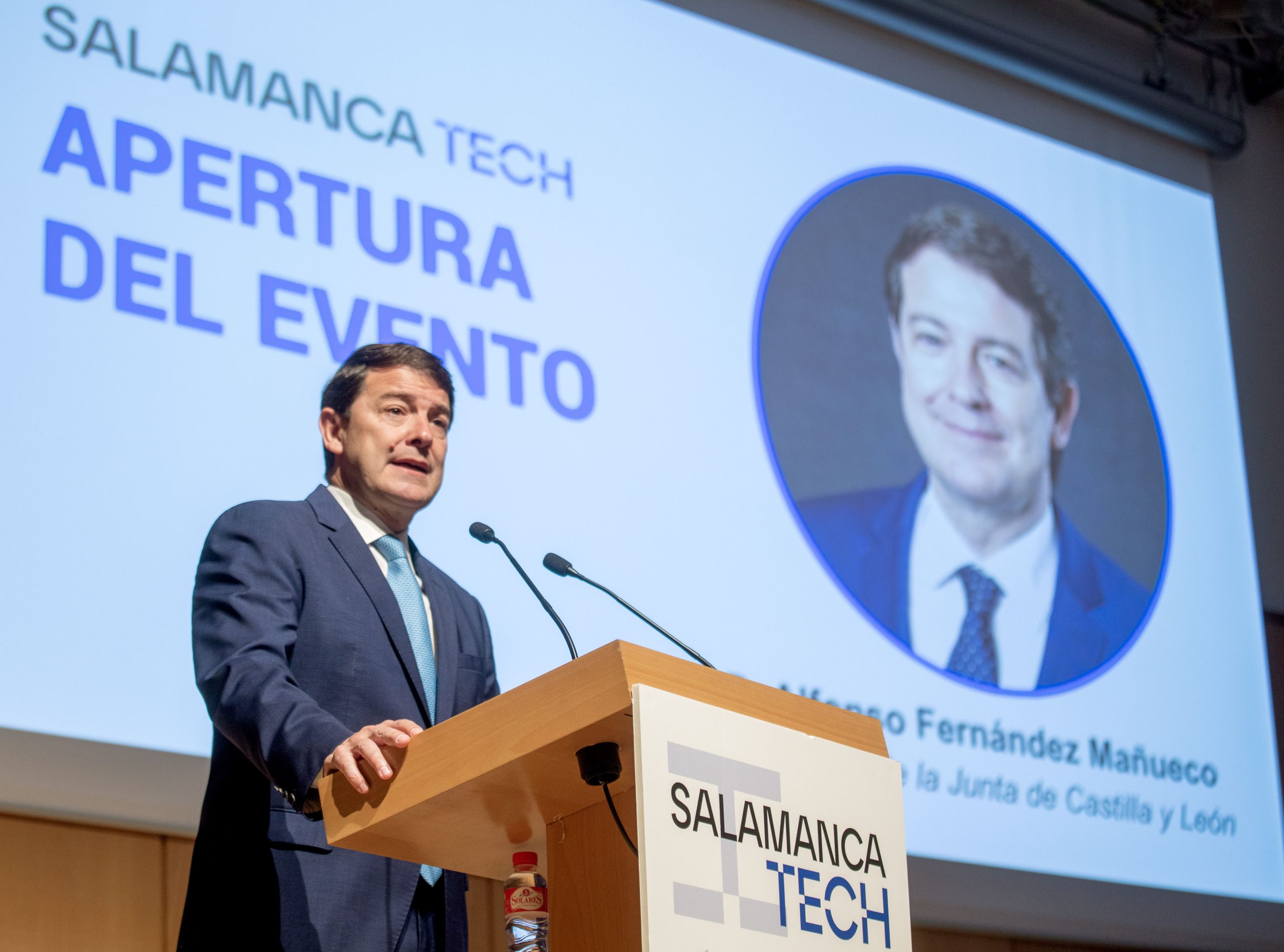 El presidente de la Junta de Castilla y León, Alfonso Fernández Mañueco, en la inauguración de la jornada Salamanca Tech Day