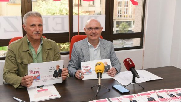 Manuel Ferreiro presenta alguna de las medidas de UPL en Ponferrada. / QUINITO