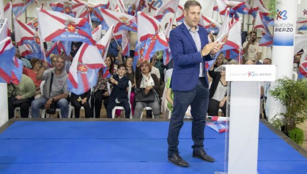 Iván Alonso, durante el mitin de este jueves en el centro de Ponferrada