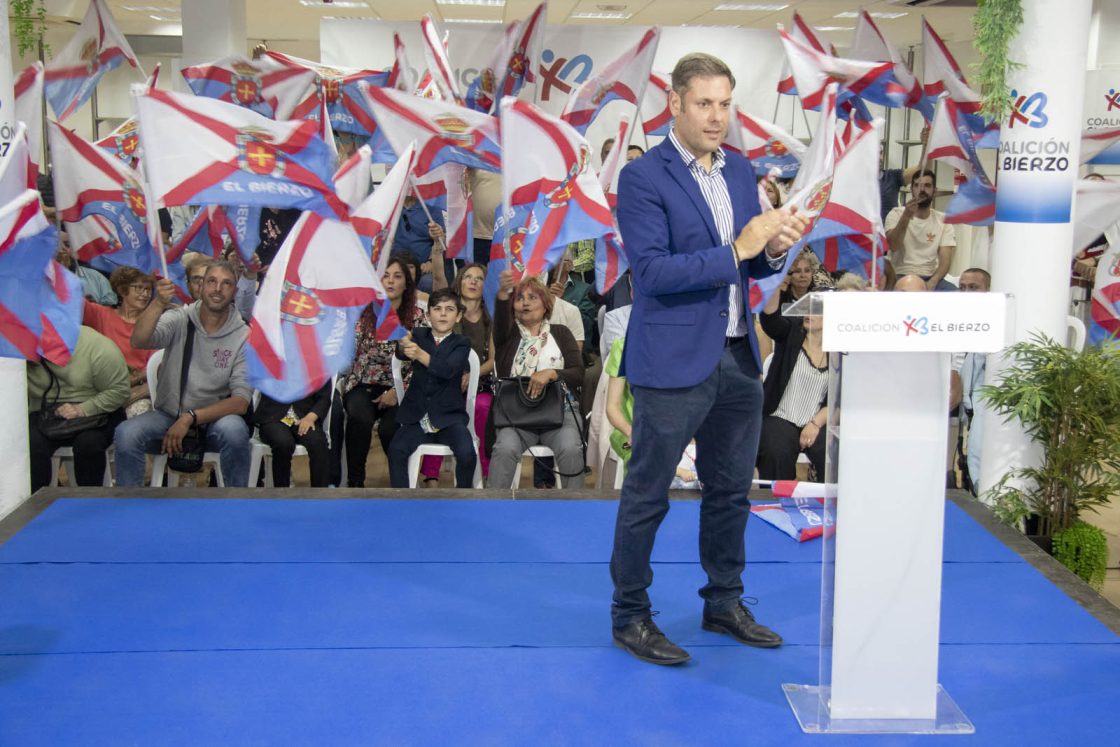 Iván Alonso, durante el mitin de este jueves en el centro de Ponferrada