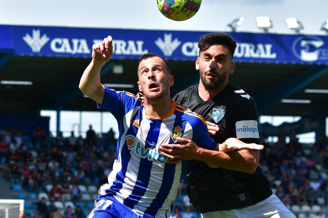 Ale Dïez, durante un Ponferradina-Málaga