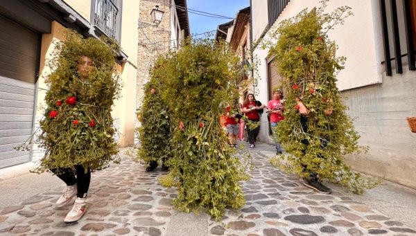 Los Maios en Villafranca del Bierzo. / QUINITO