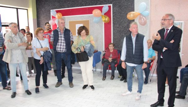 Inauguración de la asociación de vecinos Las Vías en Ponferrada